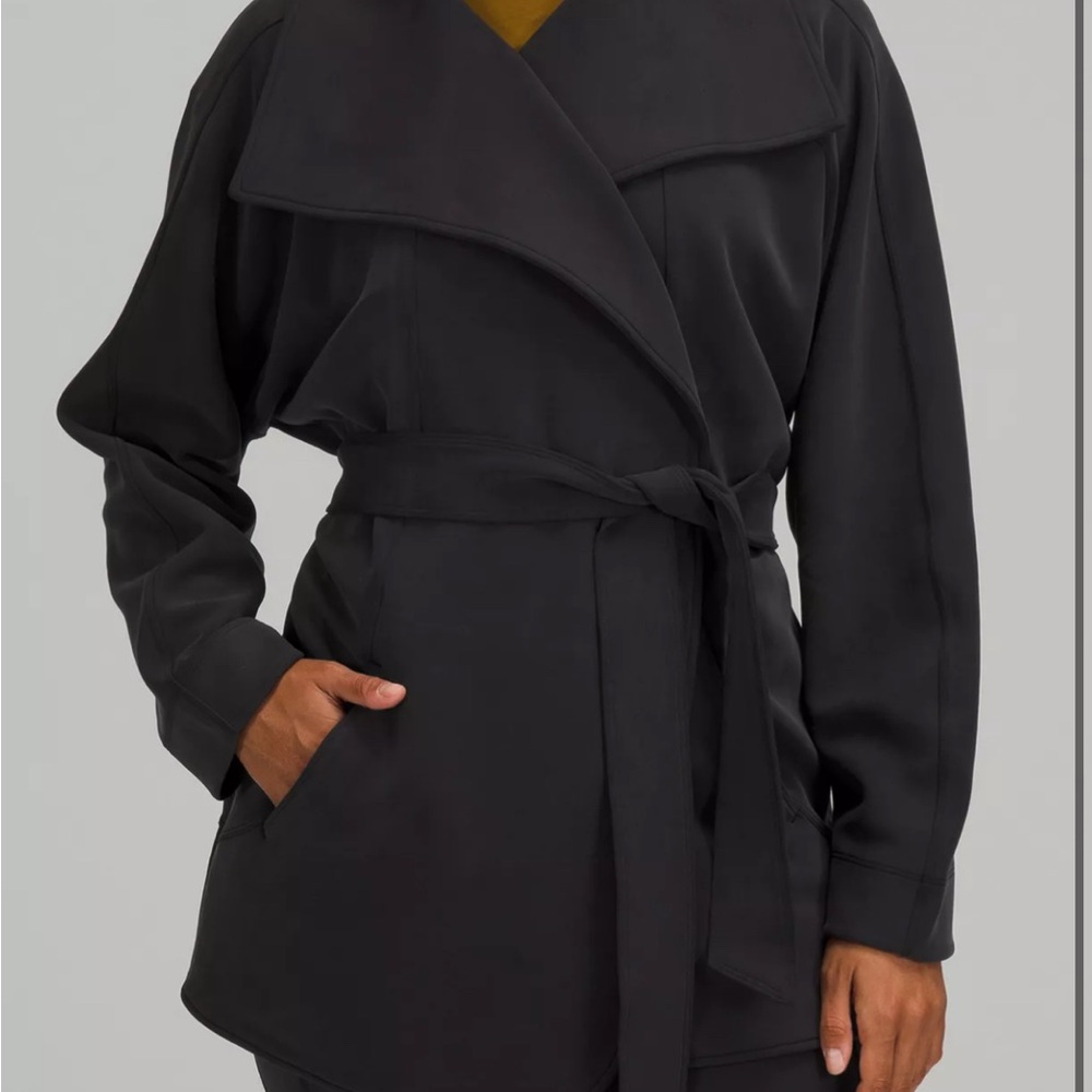 Lululemon softstreme belted wrap